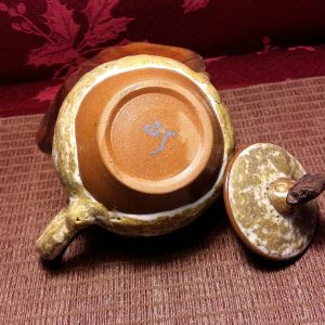 芙蓉木鈕陶壺F06